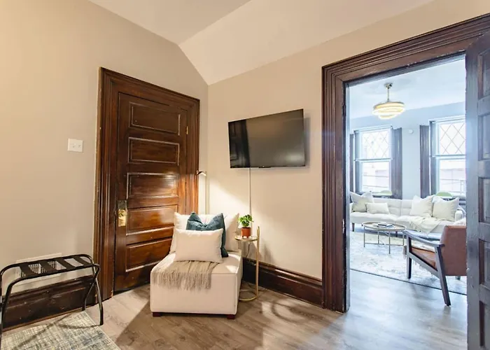 Apartment Stylish Liberty Loft Off-street Parking