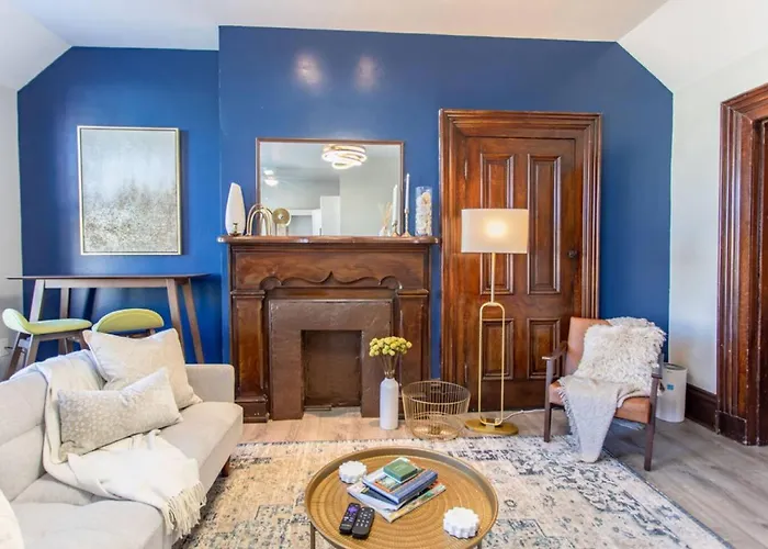 Stylish Liberty Loft Off-street Parking Apartment *