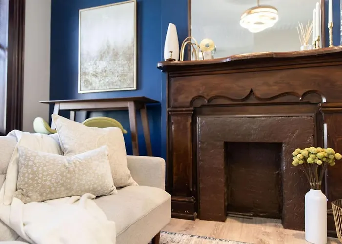 Stylish Liberty Loft Off-street Parking Apartment