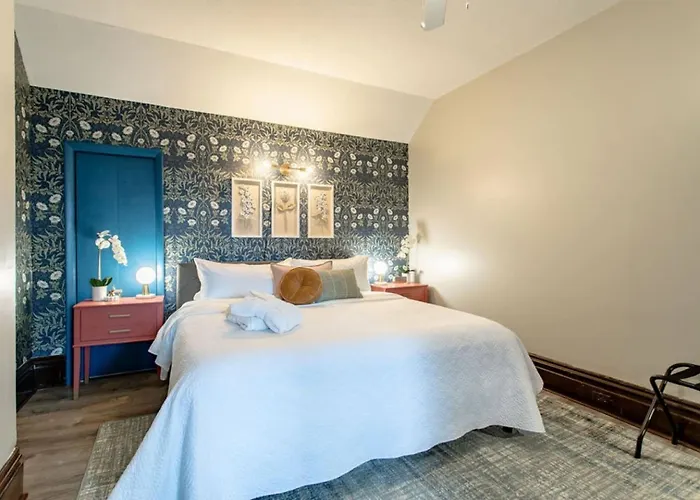 Stylish Liberty Loft Off-street Parking Apartment